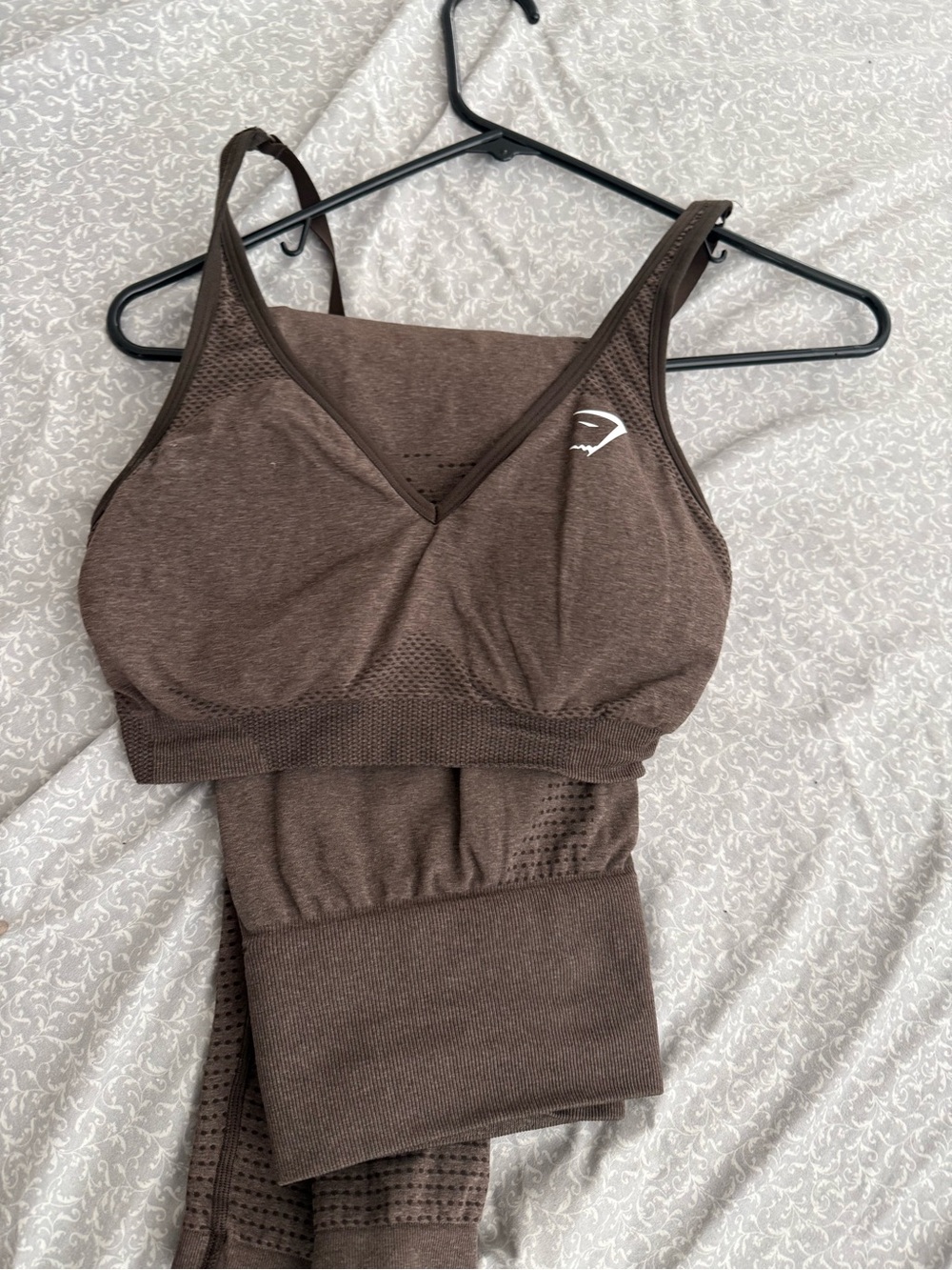 Seamless V-Neck Sports Bra and Leggings Set - Brown